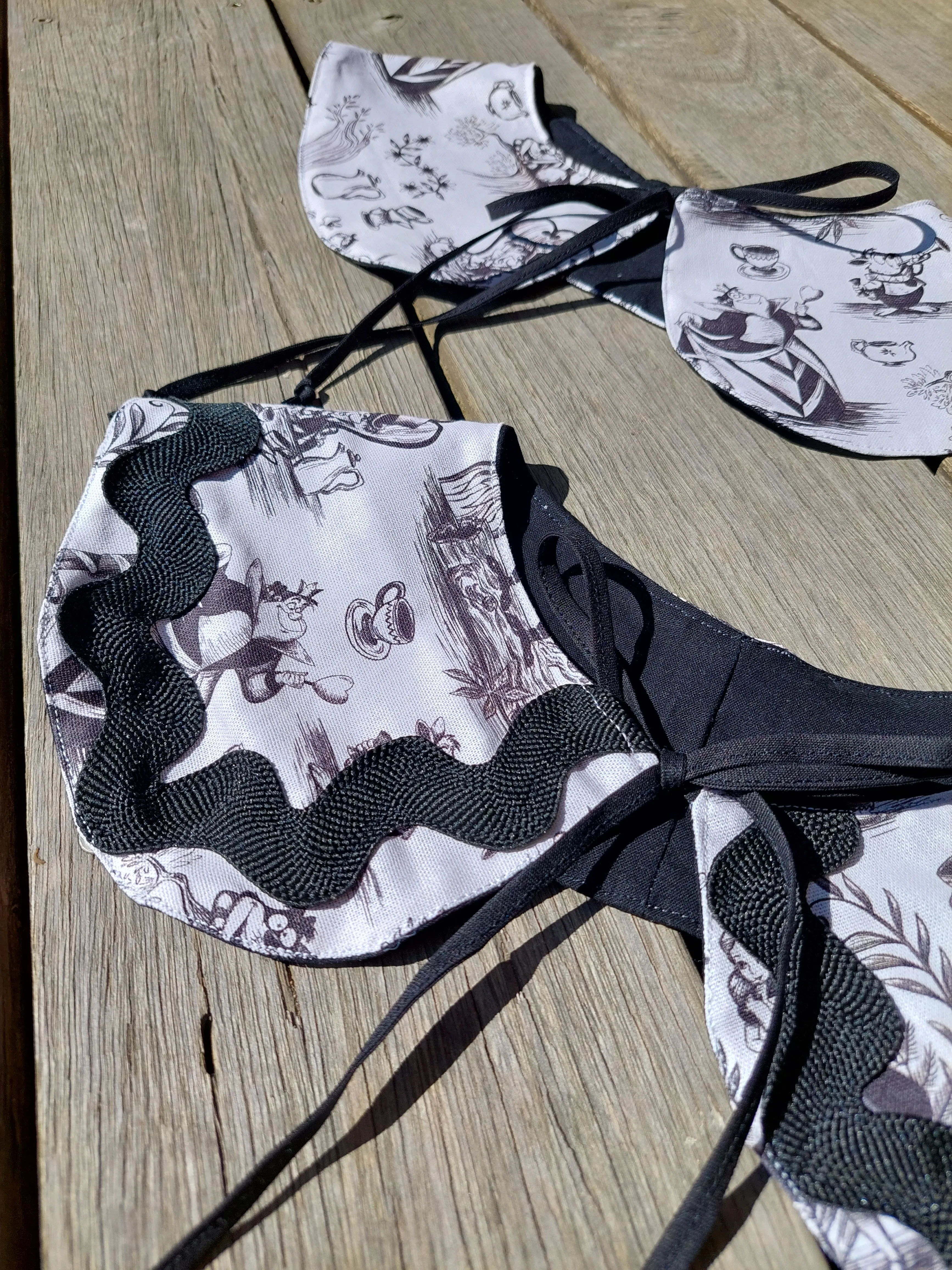 Alice In Wonderland Collar