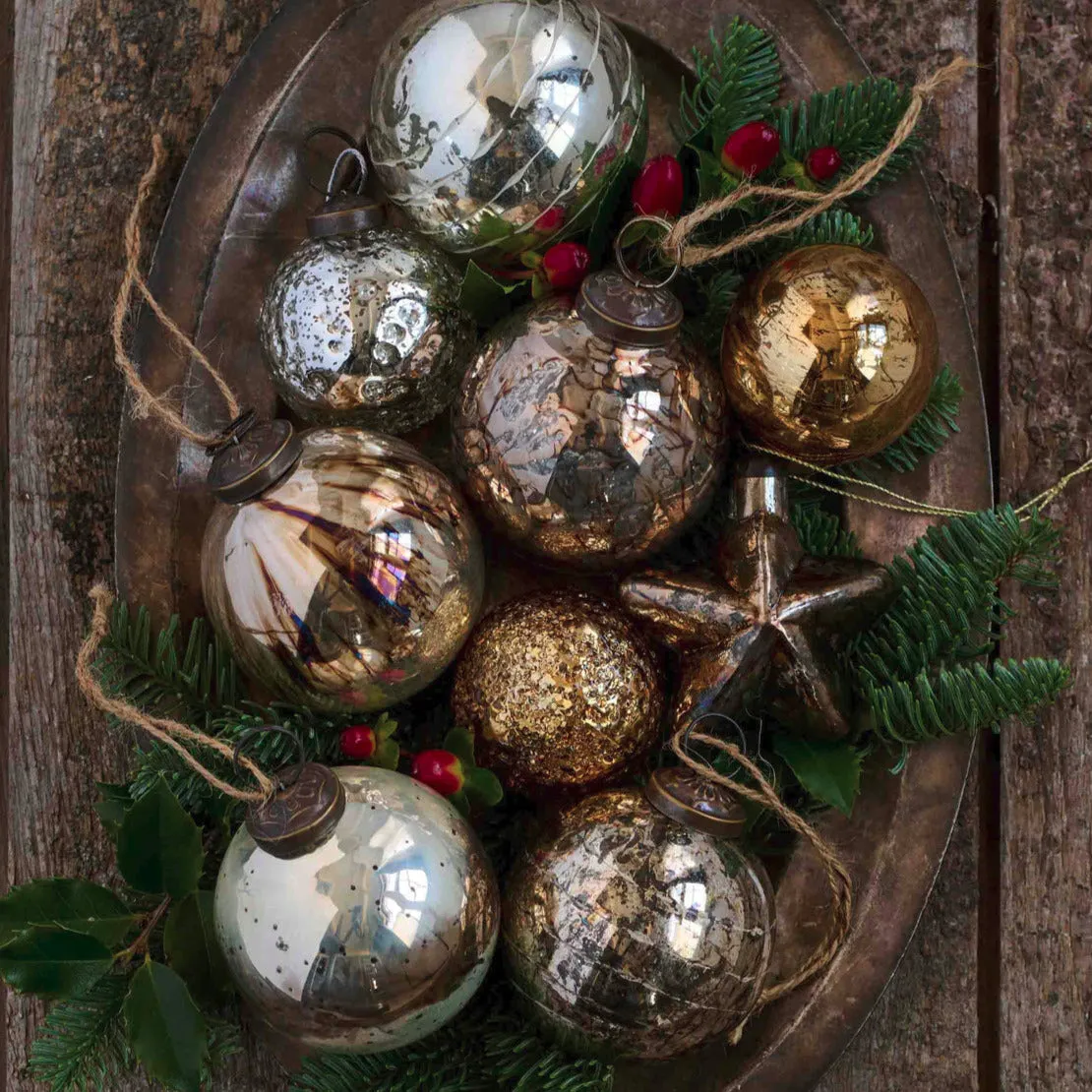 AUBAN ORNAMENT (set of 4)