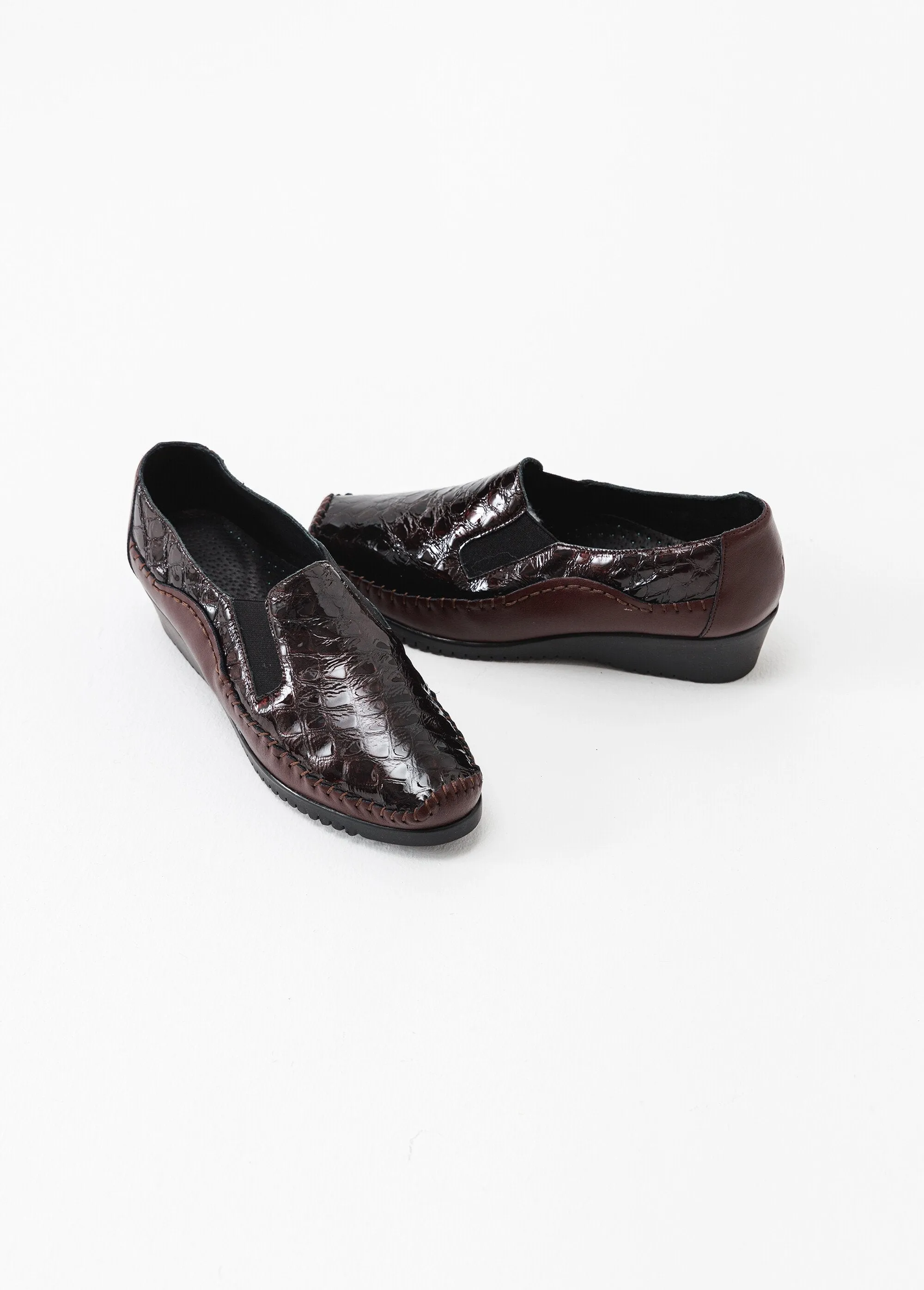 Bi-material leather moccasin