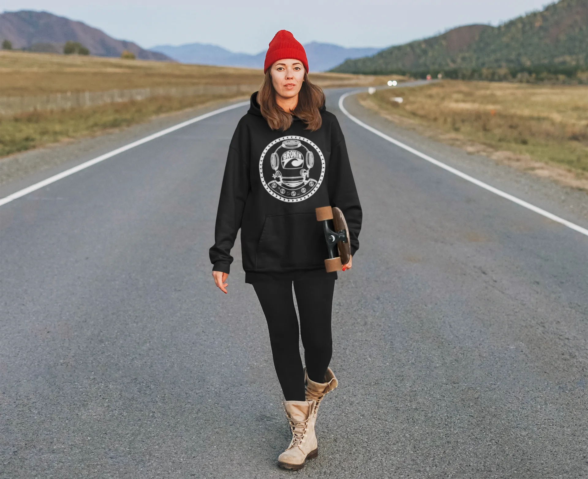 Brokin Emblem Pullover