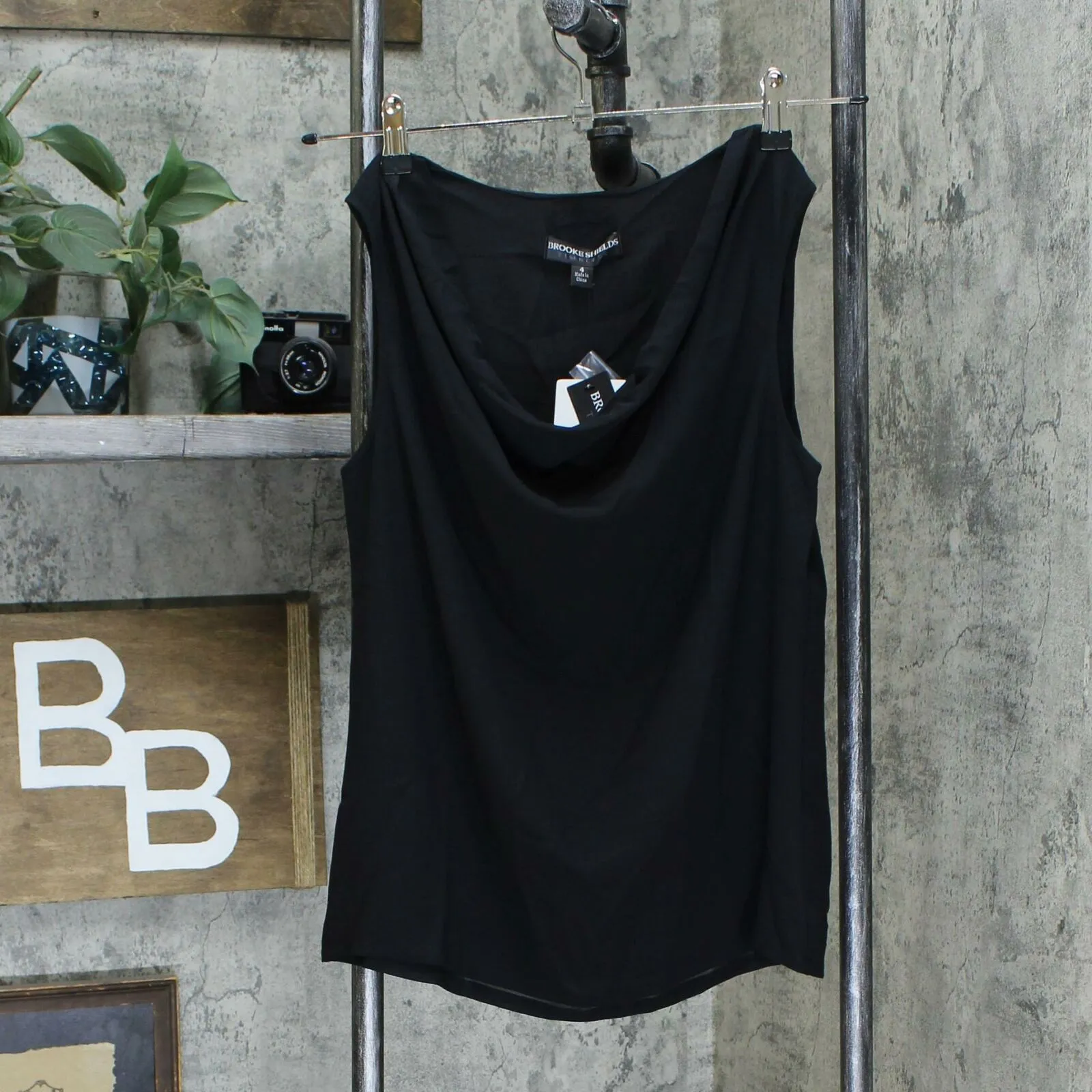 Brooke Shields Women's Timeless Sleeveless Chiffon Blouse With Necklace