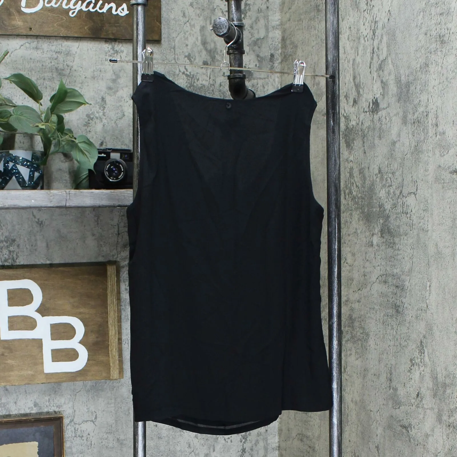 Brooke Shields Women's Timeless Sleeveless Chiffon Blouse With Necklace
