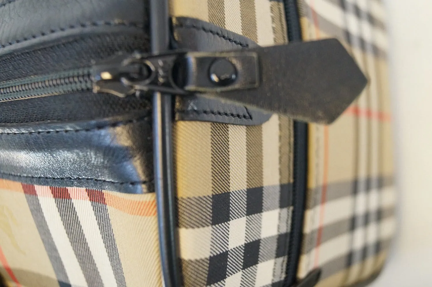 BURBERRY Nova Check Canvas Leather Black Beige Travel Bag TT1182