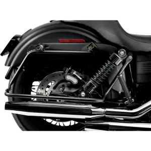 CYCLE VISIONS BAGGER TAIL BLACK. Fester til sidevesker. HD Dyna 06-17.