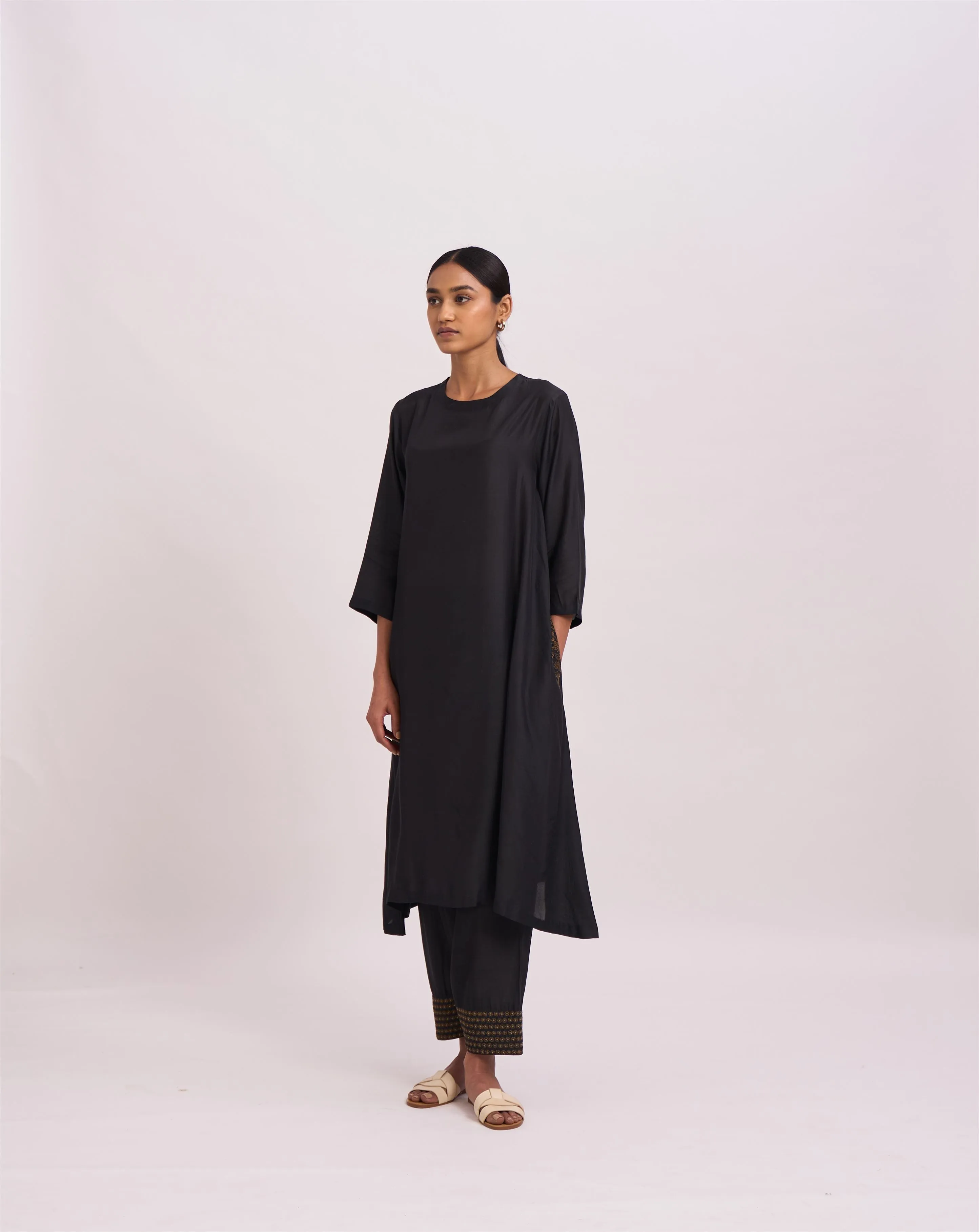 Dot   I   Pocket Style Reef Kurta Set Cotton Silk Fabric is used in Kurta set Black  SS24-PS- Black