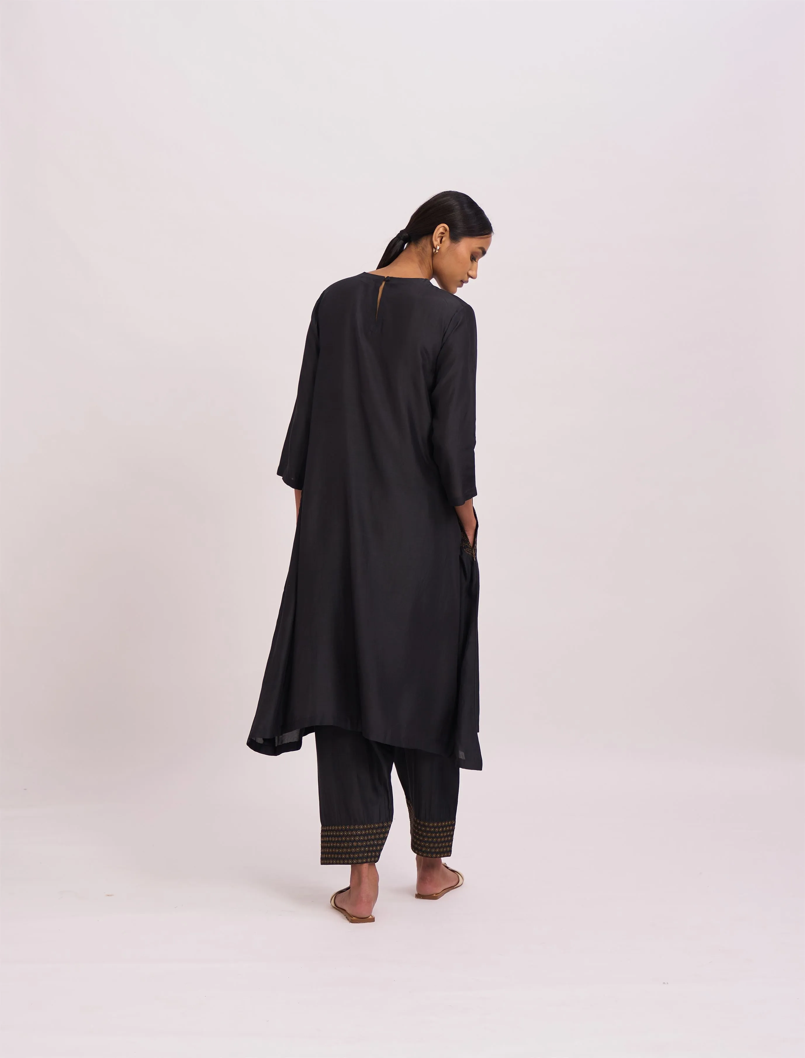 Dot   I   Pocket Style Reef Kurta Set Cotton Silk Fabric is used in Kurta set Black  SS24-PS- Black