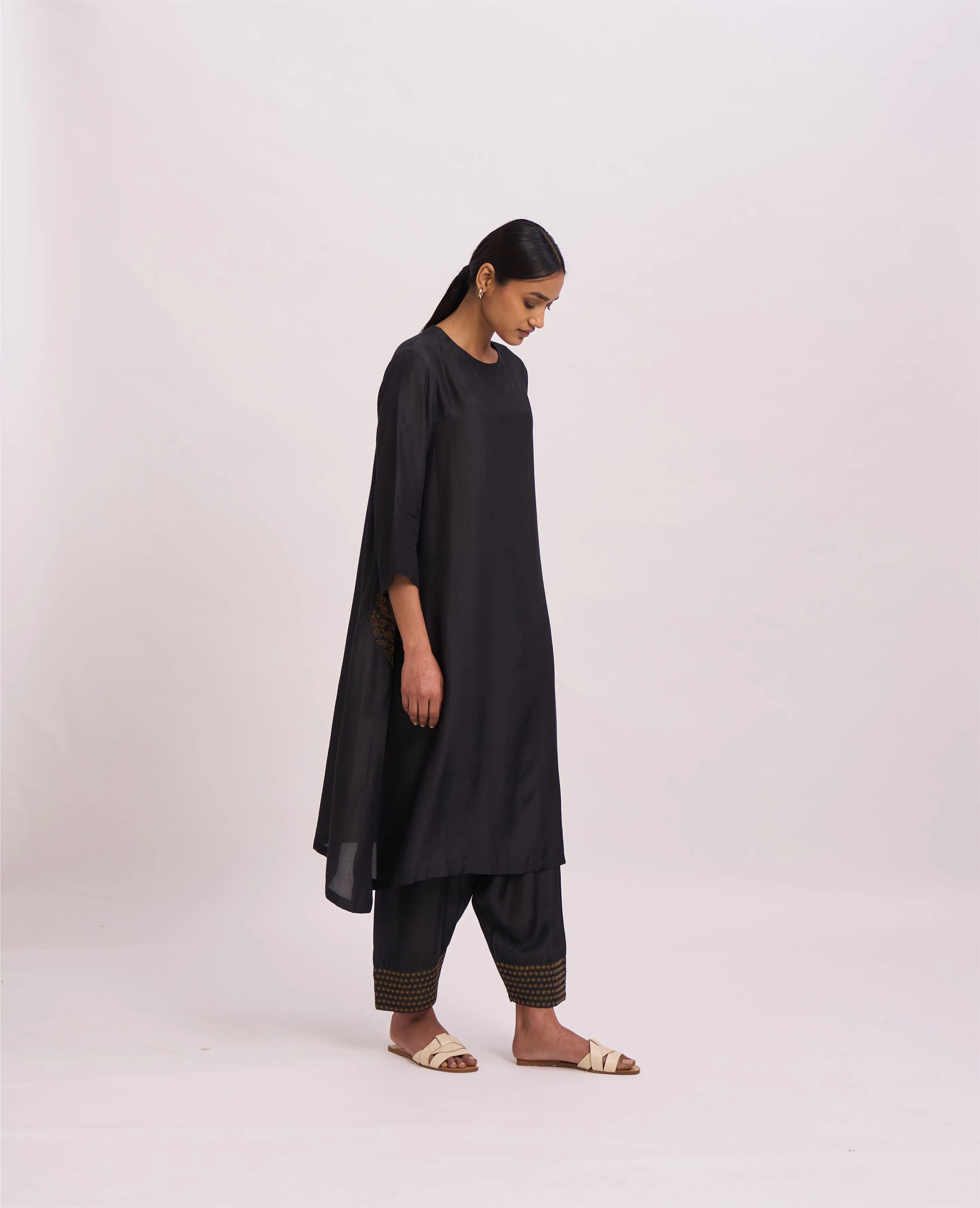 Dot   I   Pocket Style Reef Kurta Set Cotton Silk Fabric is used in Kurta set Black  SS24-PS- Black