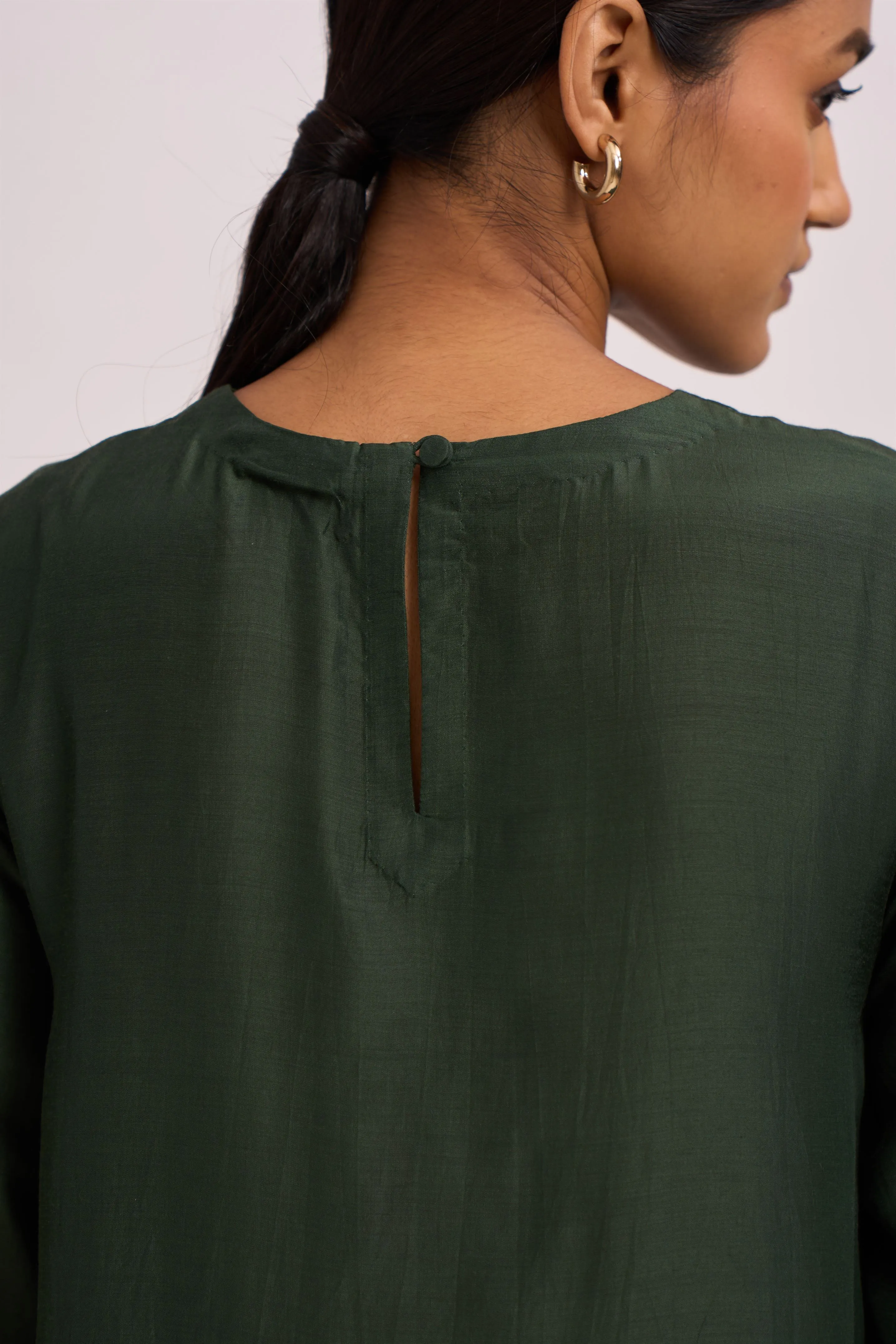 Dot   I   Pocket Style Wakrah Kurta Set Cotton Silk Fabric is used in Kurta set Deep Green  SS24-PS-DG
