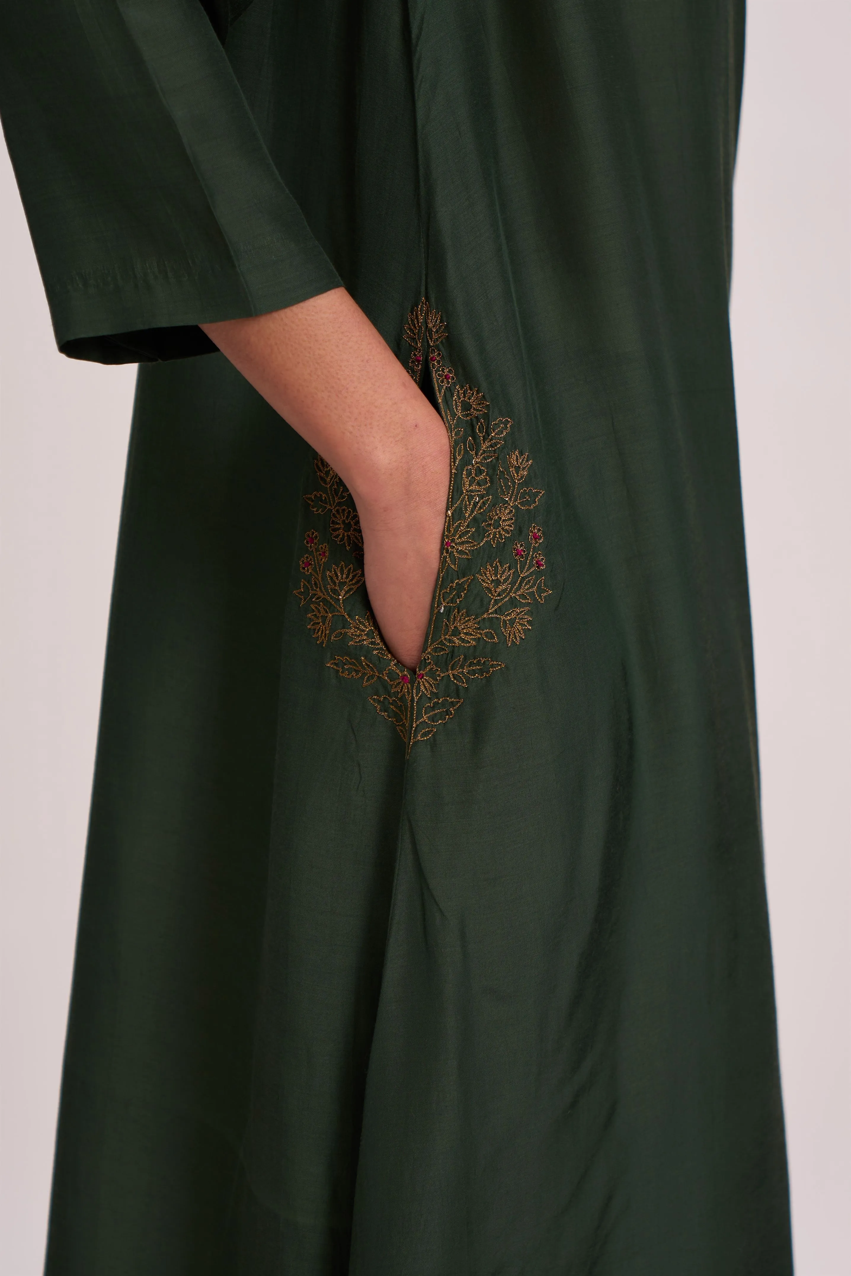 Dot   I   Pocket Style Wakrah Kurta Set Cotton Silk Fabric is used in Kurta set Deep Green  SS24-PS-DG