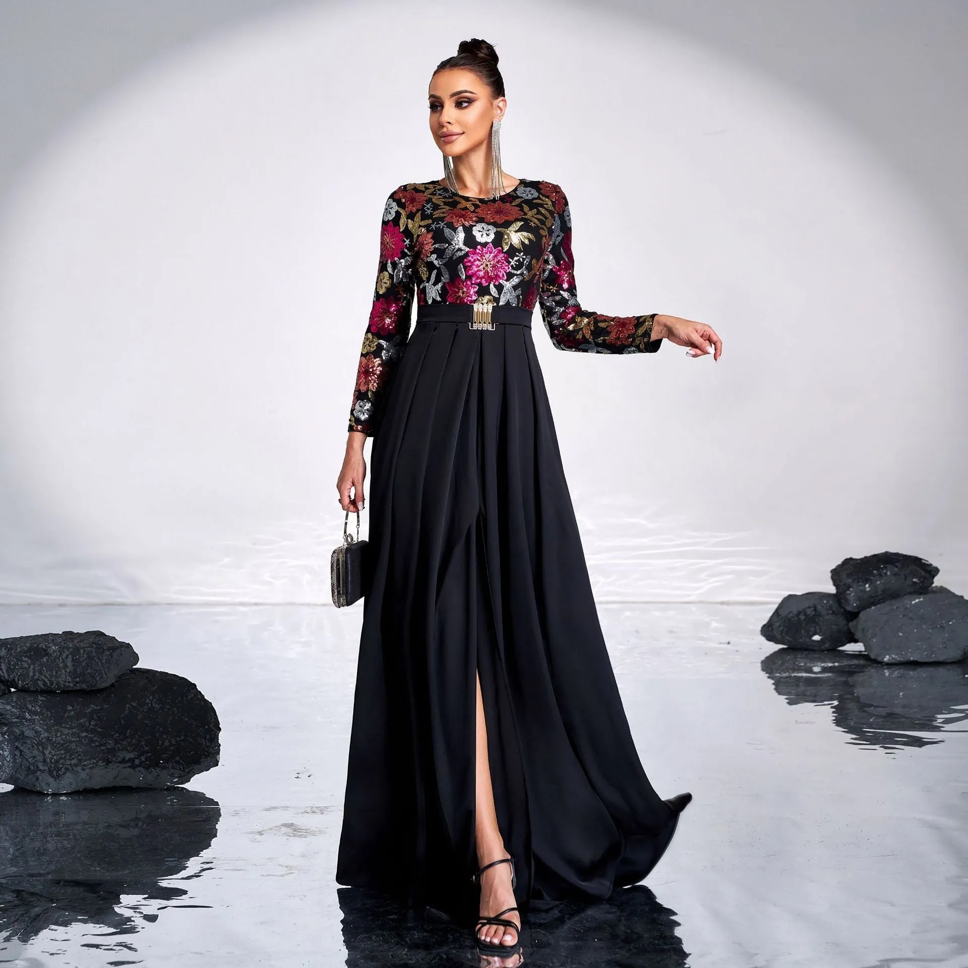 Elegant Long Sleeve Round Neck Sequin Evening Dress for Glamorous Occasions