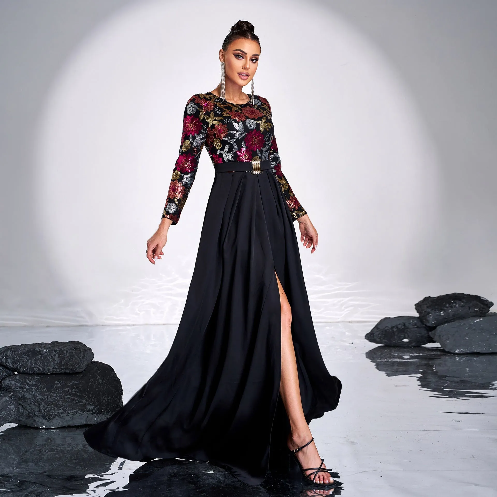 Elegant Long Sleeve Round Neck Sequin Evening Dress for Glamorous Occasions