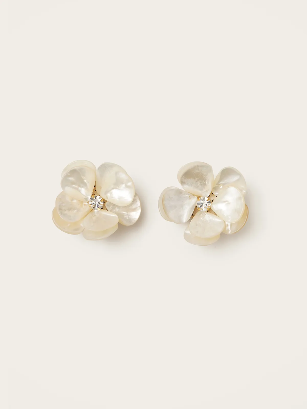 Fleur Blanche Earrings