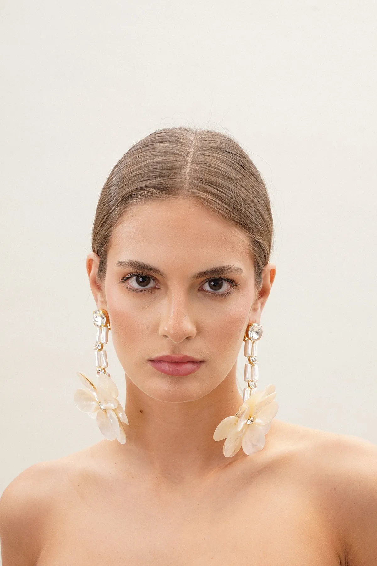 Fleur Blanche Earrings