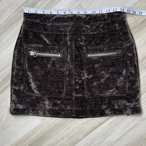 Free People Crushed Velvet, Double Front pocket Back Zipper Mini Shirt. Size:4