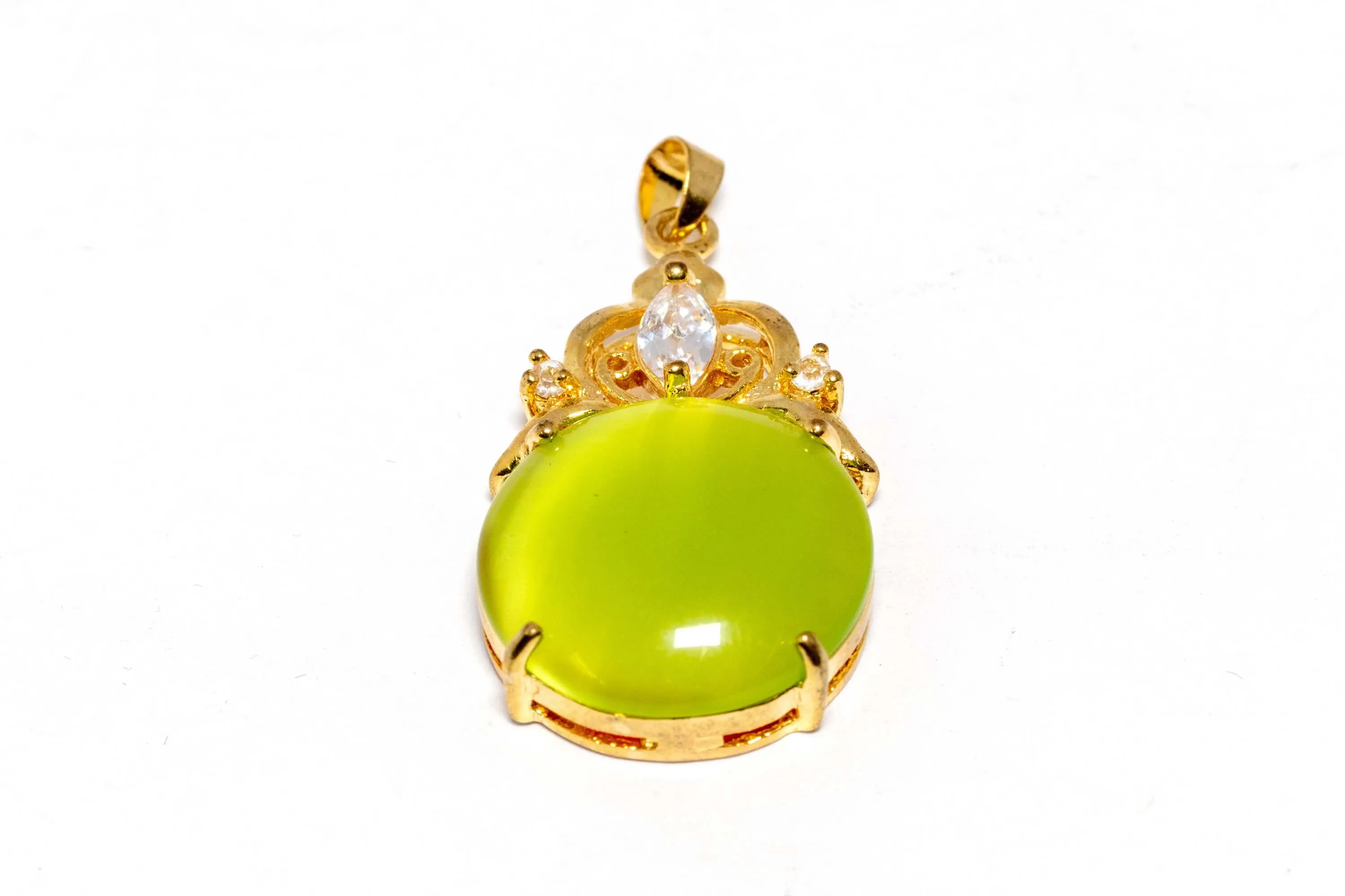 Gold Pendant With Line Green Stone