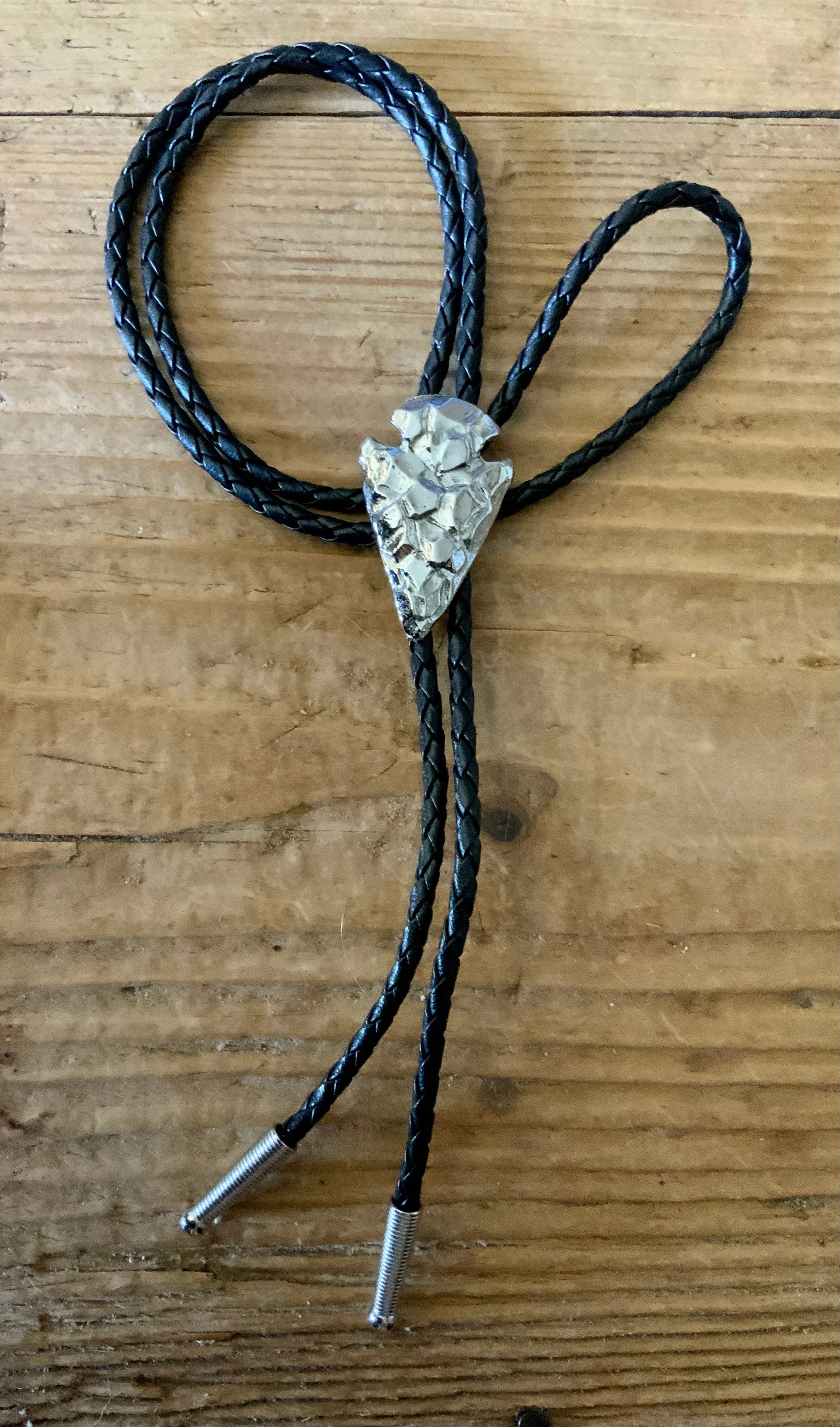 Hammered Arrowhead Bolo Tie