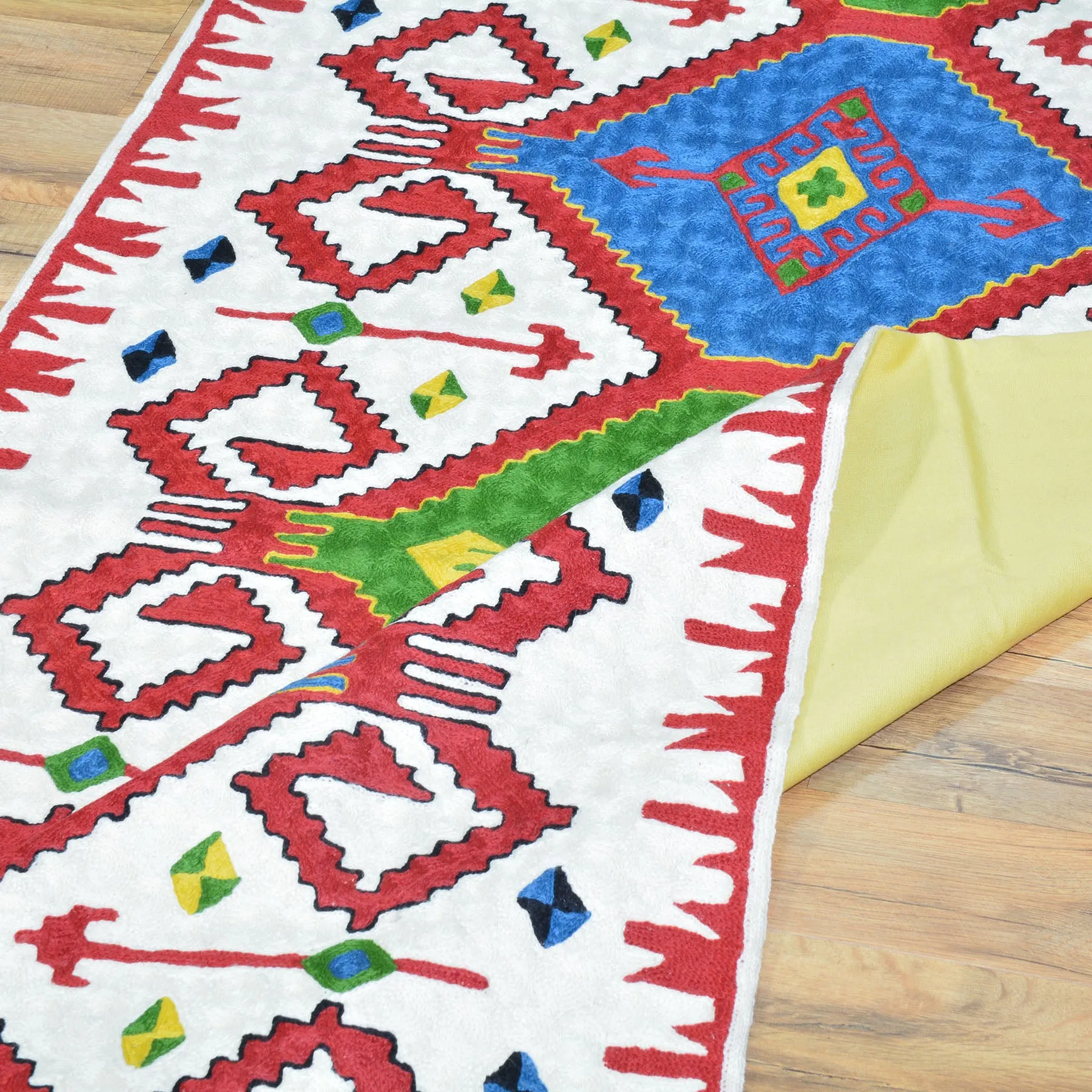 Hand-Woven Kashmiri Chain-Stitched Handmade Wool Rug (Size 2.11 X 4.11) Cwral-9288