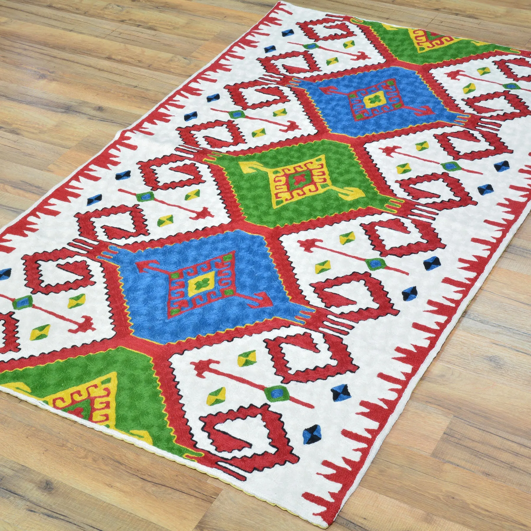 Hand-Woven Kashmiri Chain-Stitched Handmade Wool Rug (Size 2.11 X 4.11) Cwral-9288