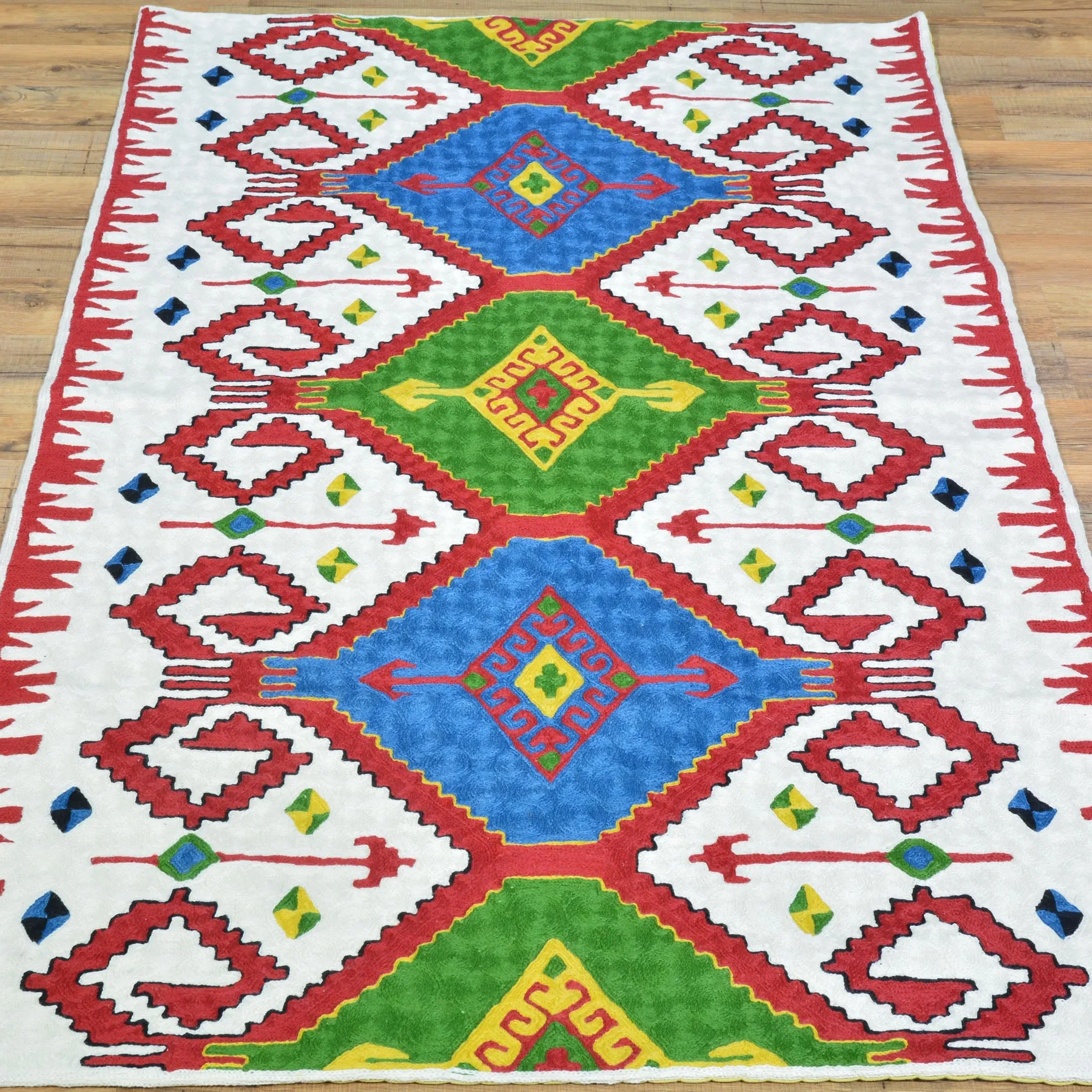 Hand-Woven Kashmiri Chain-Stitched Handmade Wool Rug (Size 2.11 X 4.11) Cwral-9288