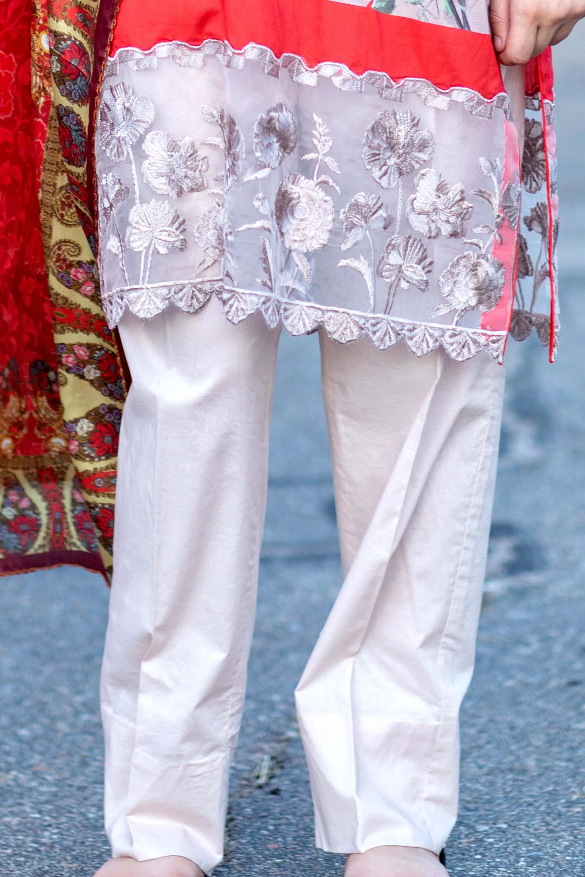 Honey Waqar Summer Lawn Suit