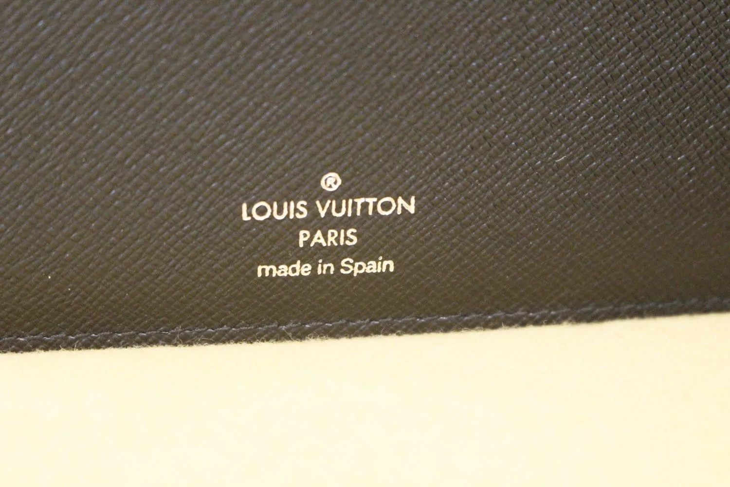LOUIS VUITTON Damier Graphite Agenda Bureau Note Cover