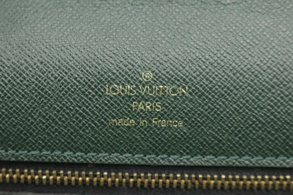 Louis Vuitton Green Taiga Pochette Belaia 8LK1129