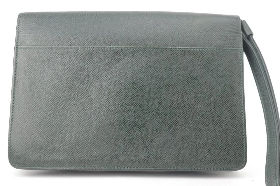 Louis Vuitton Green Taiga Pochette Belaia 8LK1129