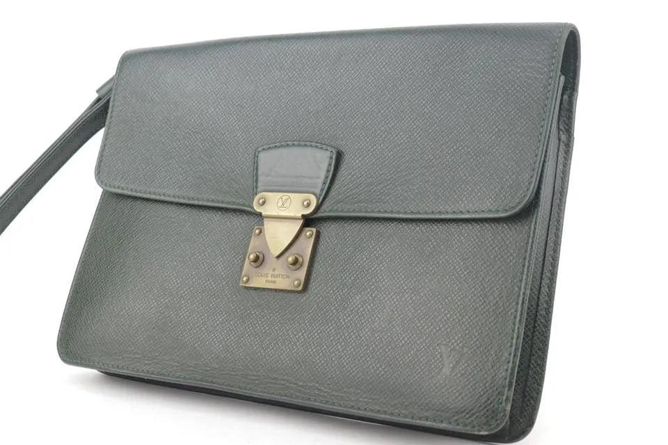 Louis Vuitton Green Taiga Pochette Belaia 8LK1129