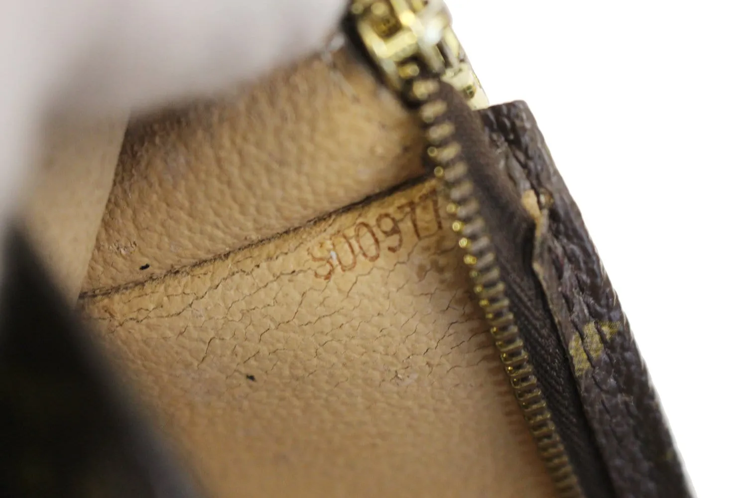 LOUIS VUITTON Monogram Canvas Accessories Pouch for Bucket