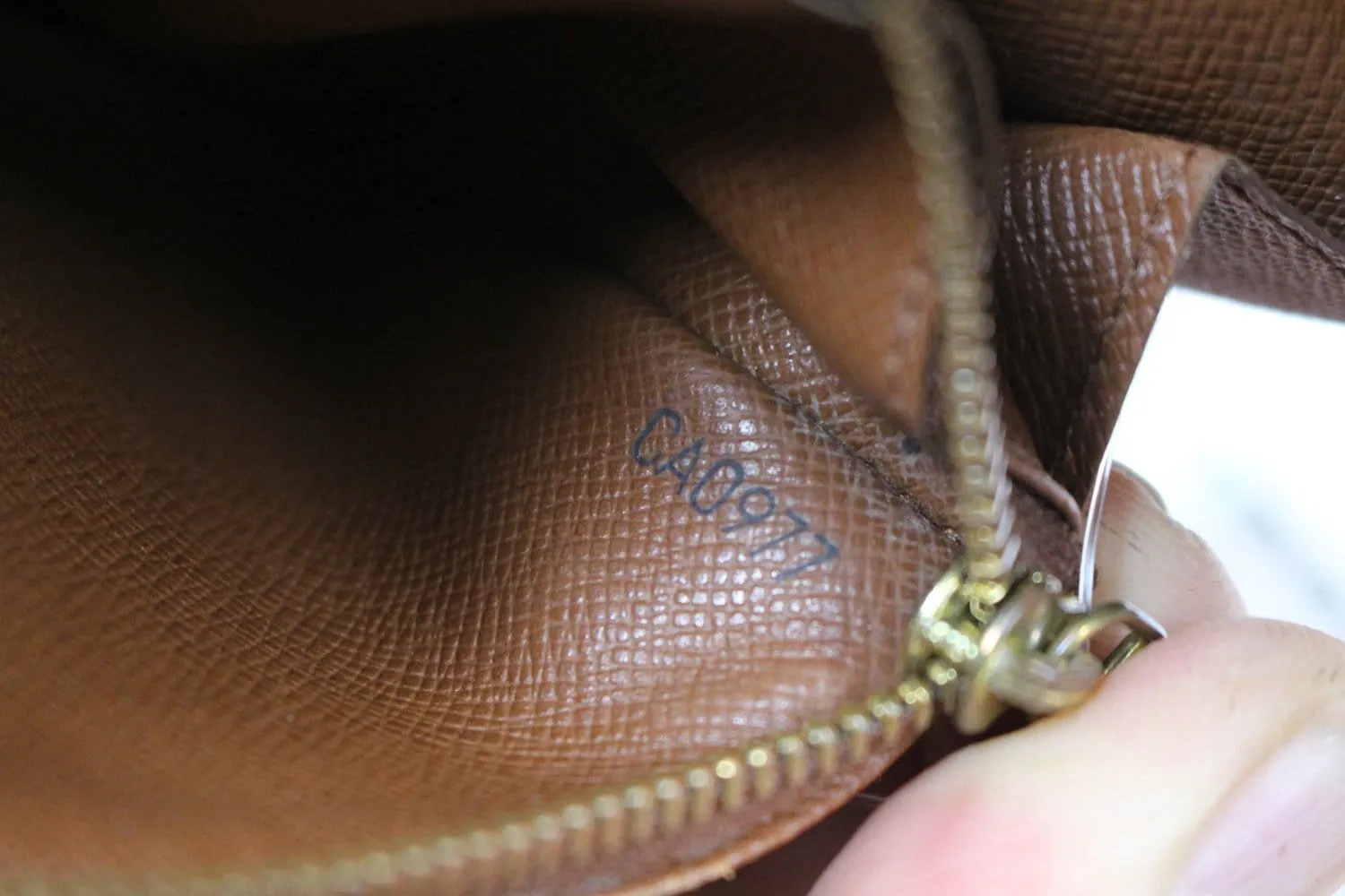 LOUIS VUITTON Monogram Canvas Brown Sarah Wallet