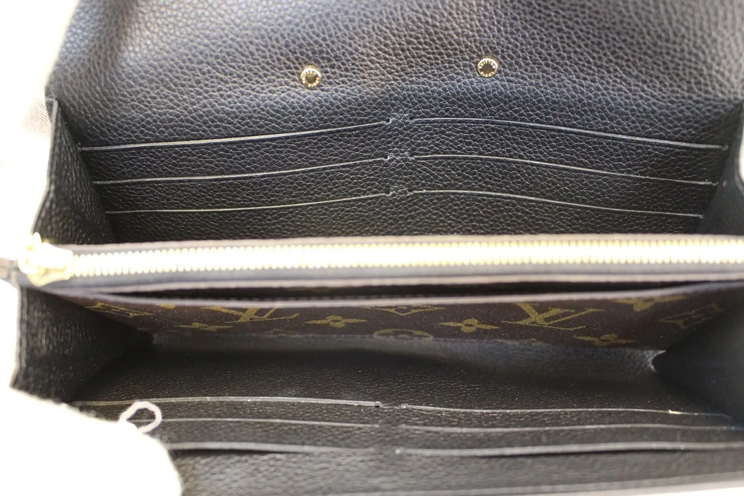 LOUIS VUITTON Monogram Canvas Pallas Wallet
