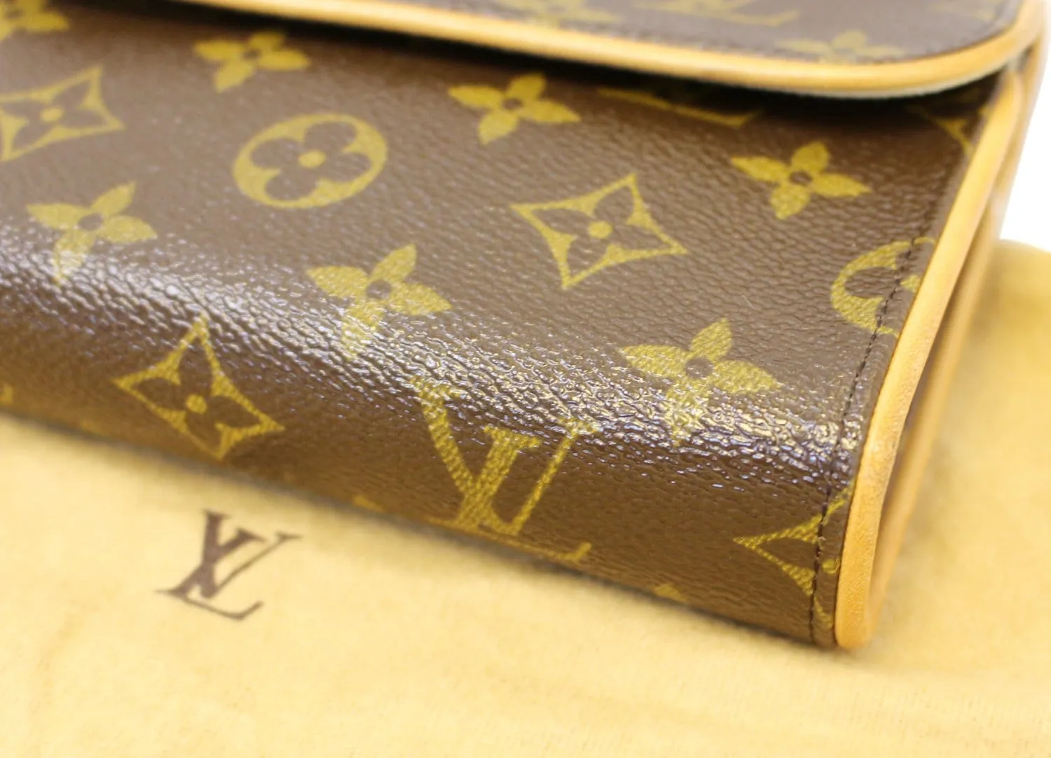 LOUIS VUITTON Monogram Canvas Pochette Florentine Bag