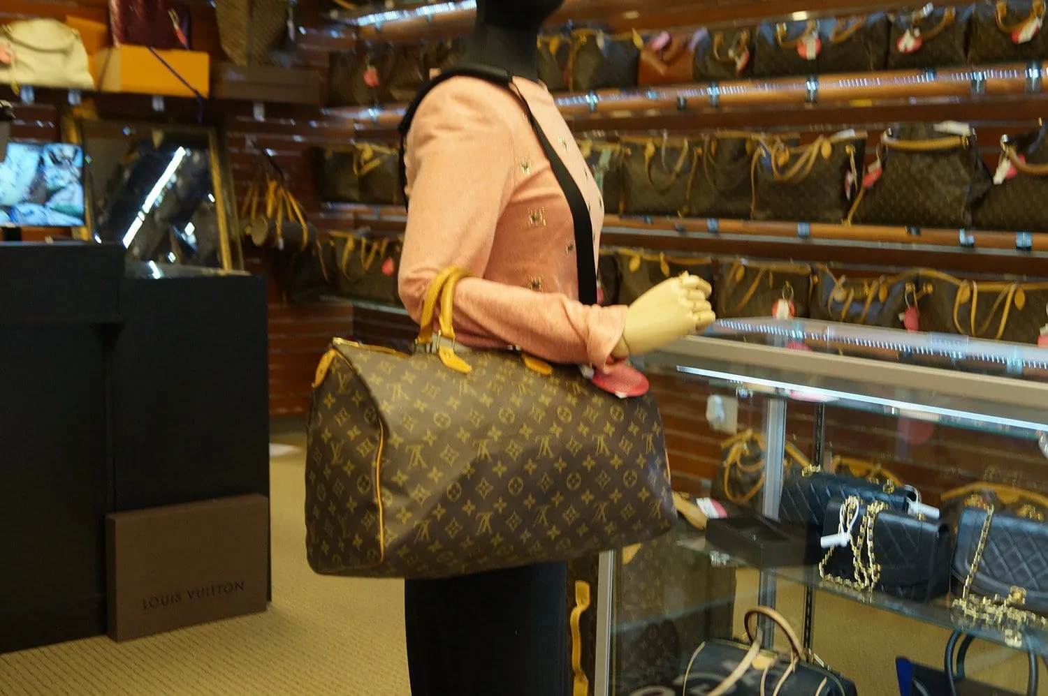 LOUIS VUITTON Monogram Canvas Speedy 40 Handbag