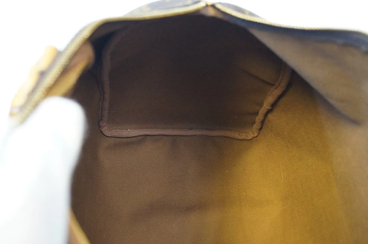 LOUIS VUITTON Monogram Canvas Speedy 40 Handbag