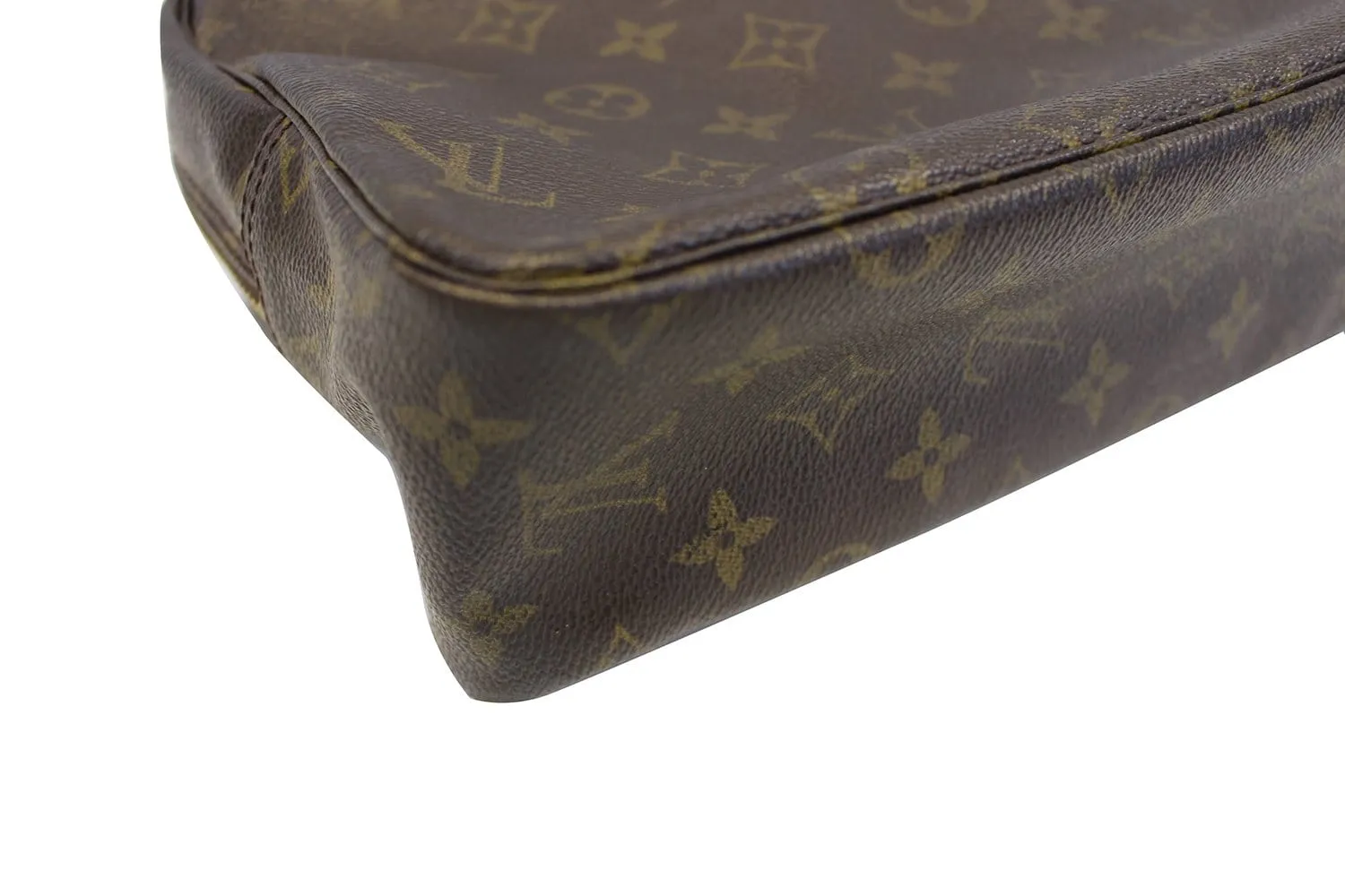 LOUIS VUITTON Monogram Canvas Trousse Toilette 28 Clutch