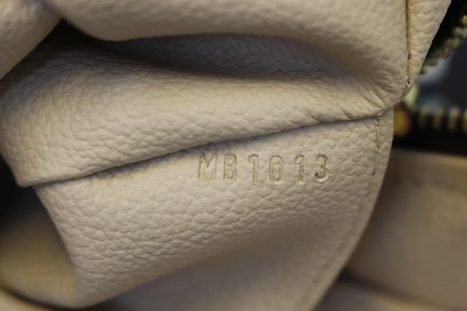 LOUIS VUITTON Monogram Canvas Trousse Toilette 28 Clutch
