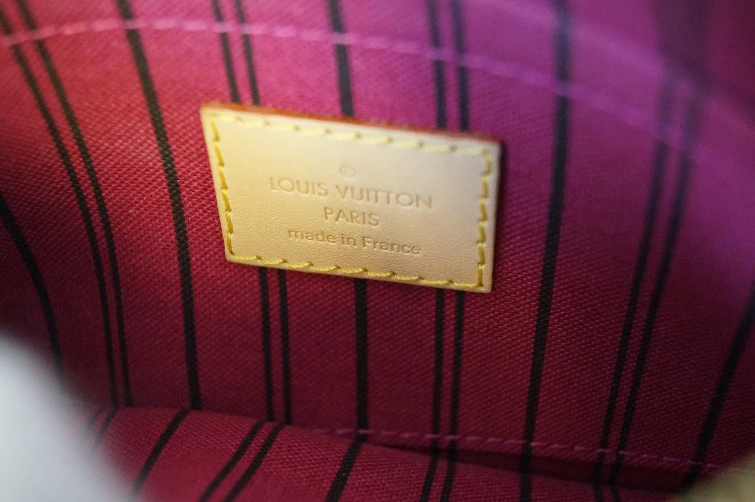 LOUIS VUITTON Monogram Neverfull MM Pochette Wristlet Clutch
