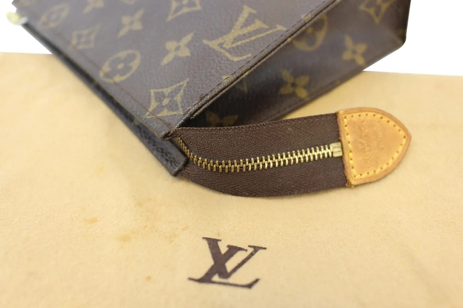 LOUIS VUITTON Monogram Poche Toilette 19 Cosmetics Pouch