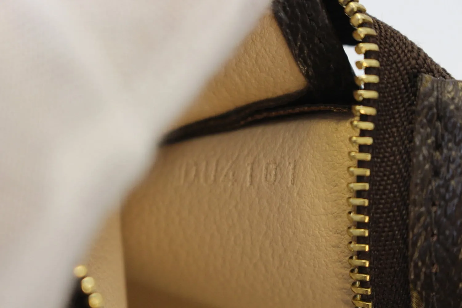 LOUIS VUITTON Monogram Poche Toilette 19 Cosmetics Pouch