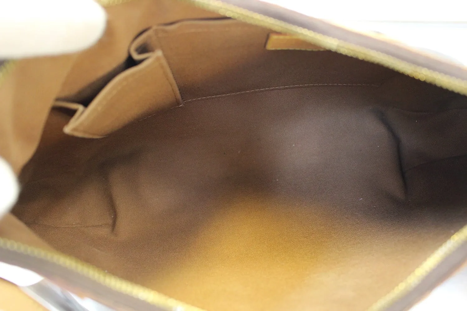 LOUIS VUITTON Monogram Thames GM Shoulder Bag