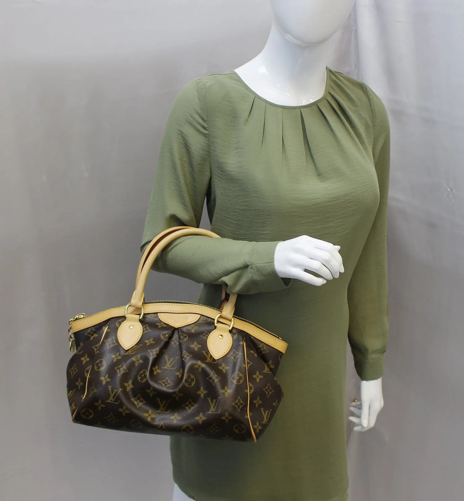 LOUIS VUITTON Monogram Tivoli PM Shoulder Handbag