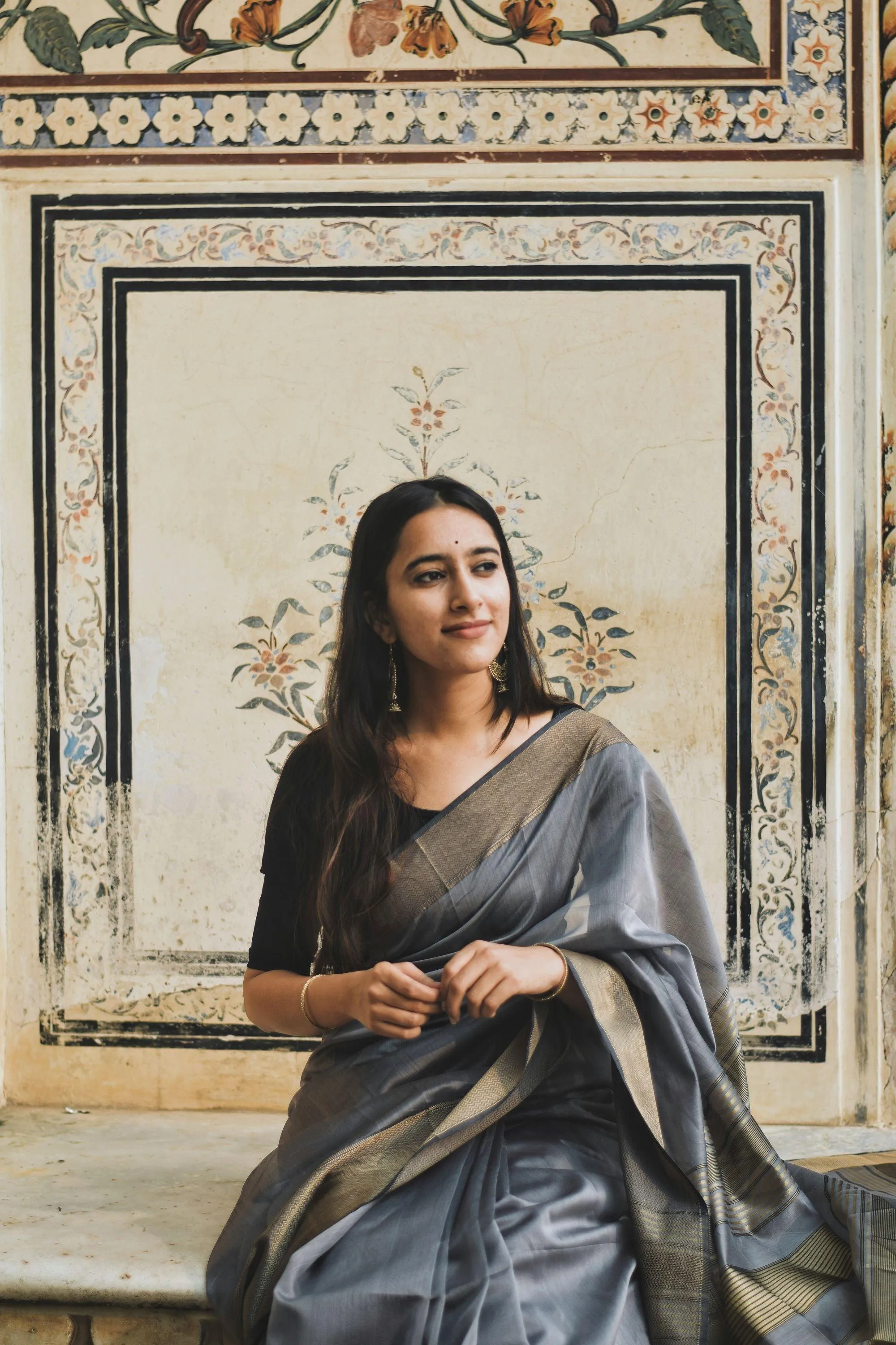 Maheswari Handloom saree - Seher - Grey zari
