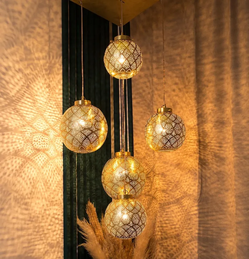 Modern Lotus Leaf Pendant Lamp - Elegant Brass Suspension Light