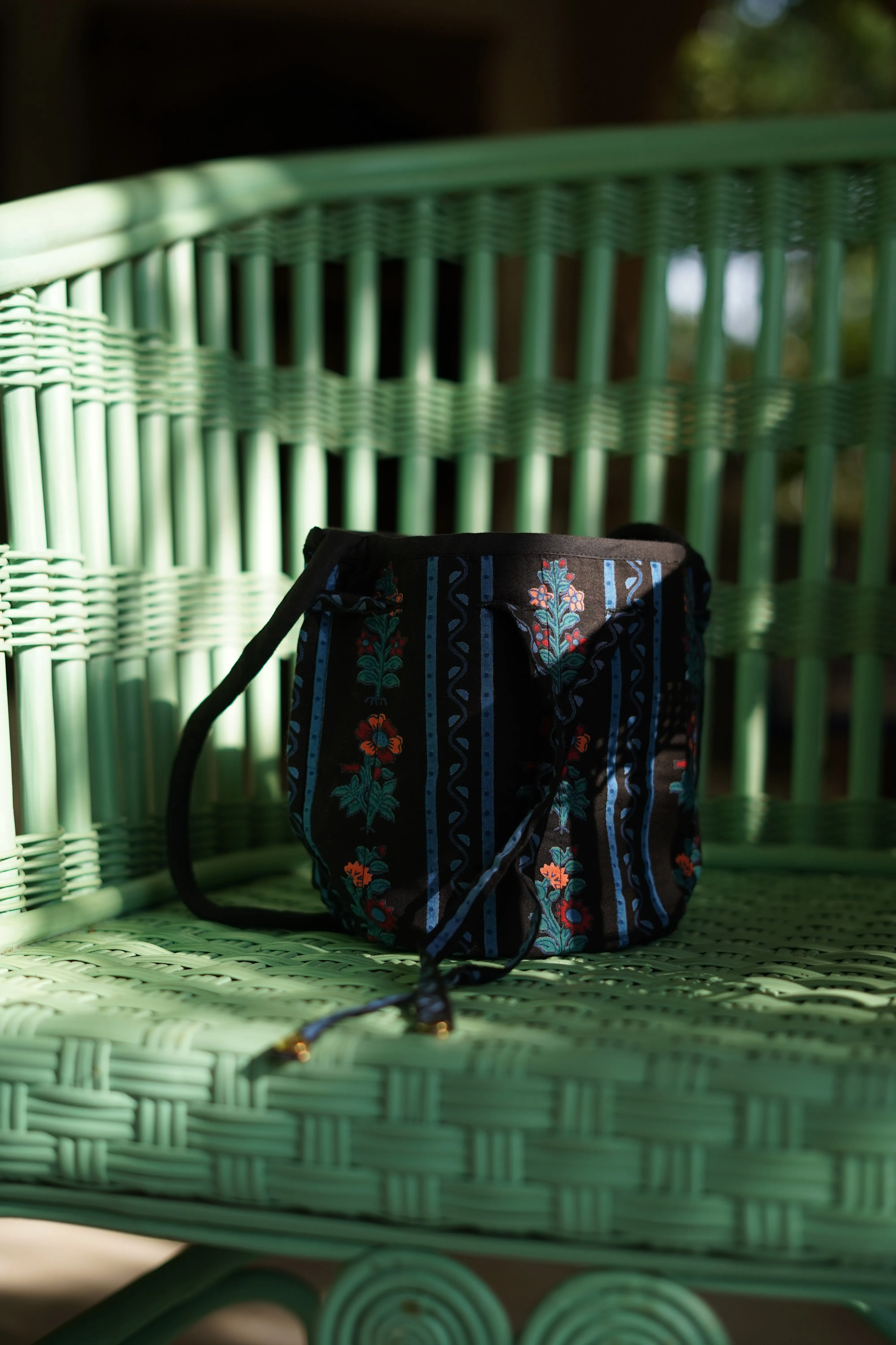 Momo Bag in Winter Sunflower