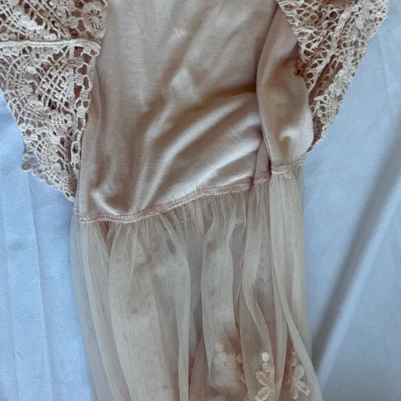 MONORENO BILTMORE TWO PIECE CROCHET &amp; LACE MAXI Light Pink feminine summer