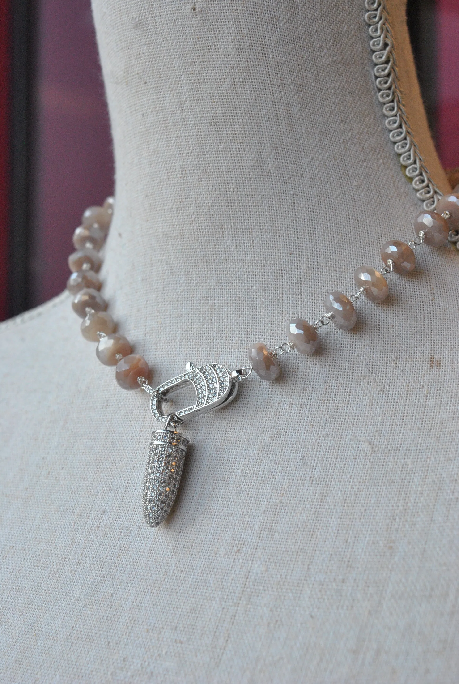 PEACH MOONSTONES CHOKER STYLE NECKLACE WITH DETACHABLE CHARM / DOUBLE BRACELET