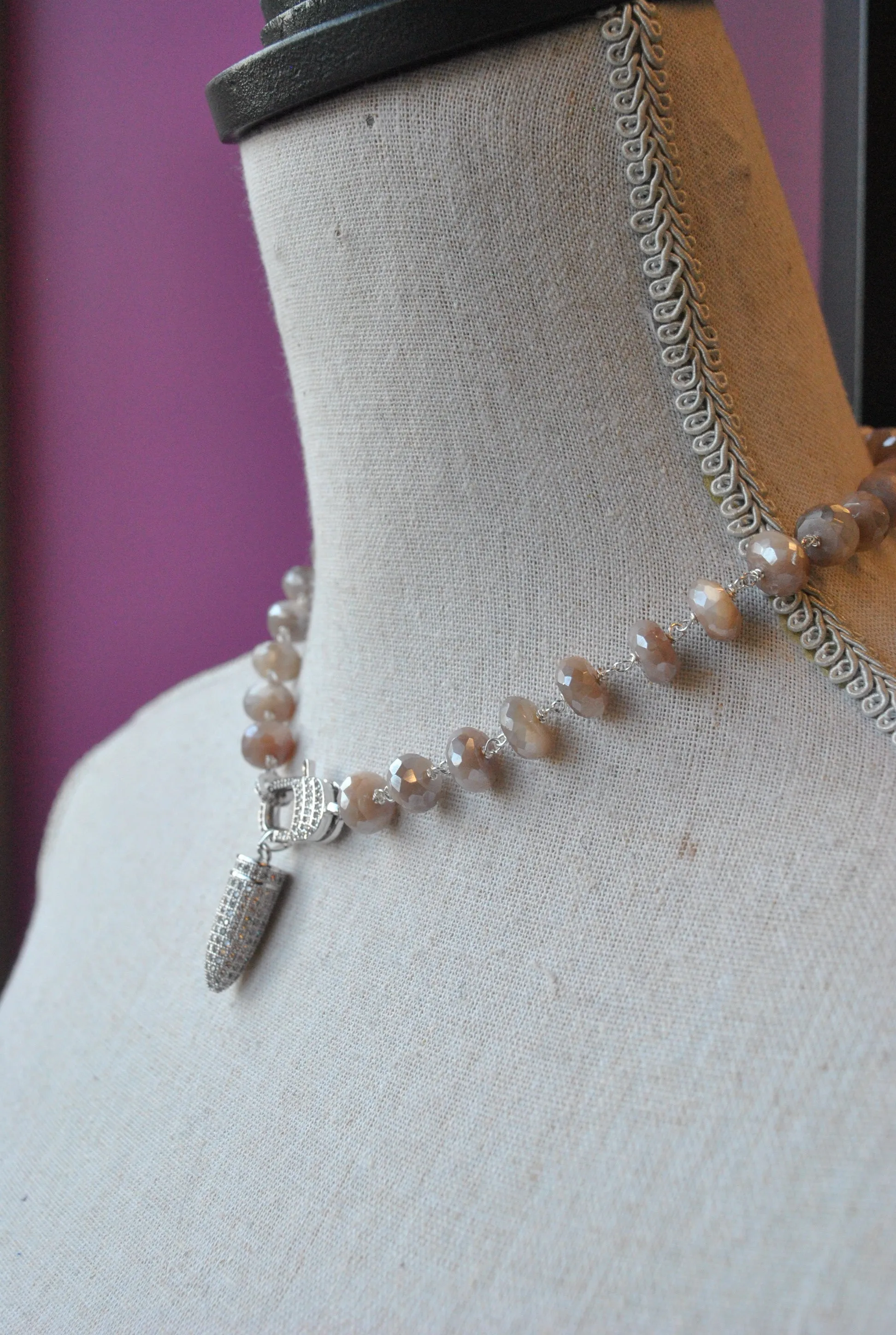 PEACH MOONSTONES CHOKER STYLE NECKLACE WITH DETACHABLE CHARM / DOUBLE BRACELET
