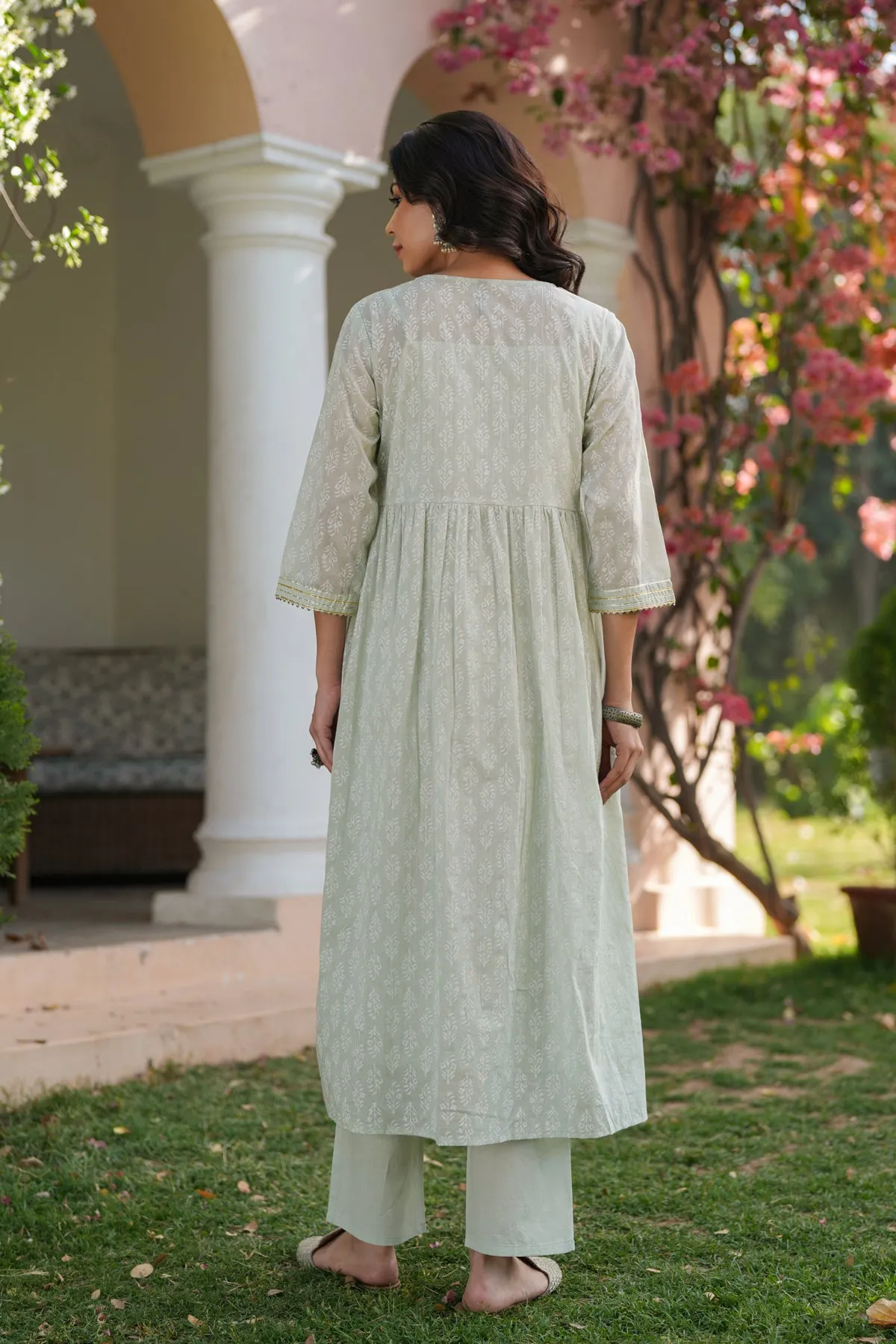 Pistagreen Cotton Mulmul Khari Printed Shrug, Kurta & Pant Set