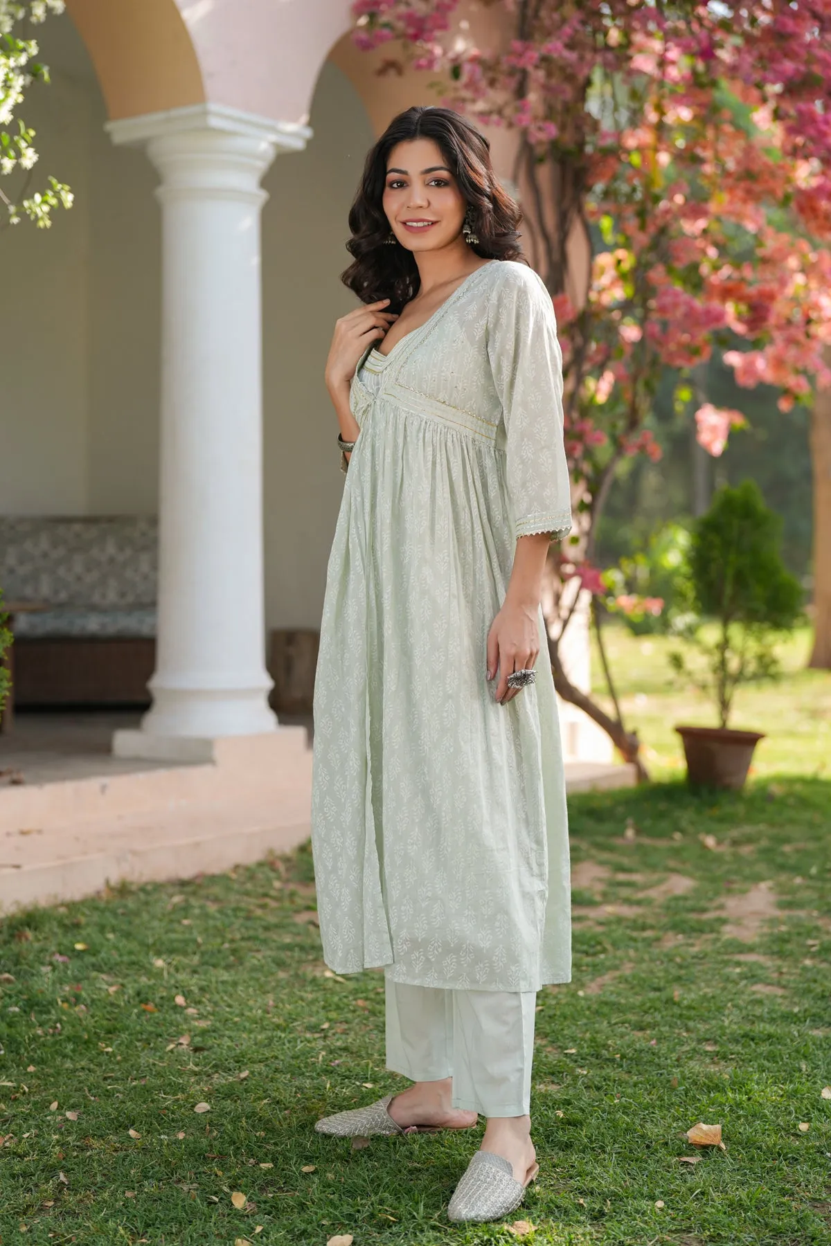 Pistagreen Cotton Mulmul Khari Printed Shrug, Kurta & Pant Set