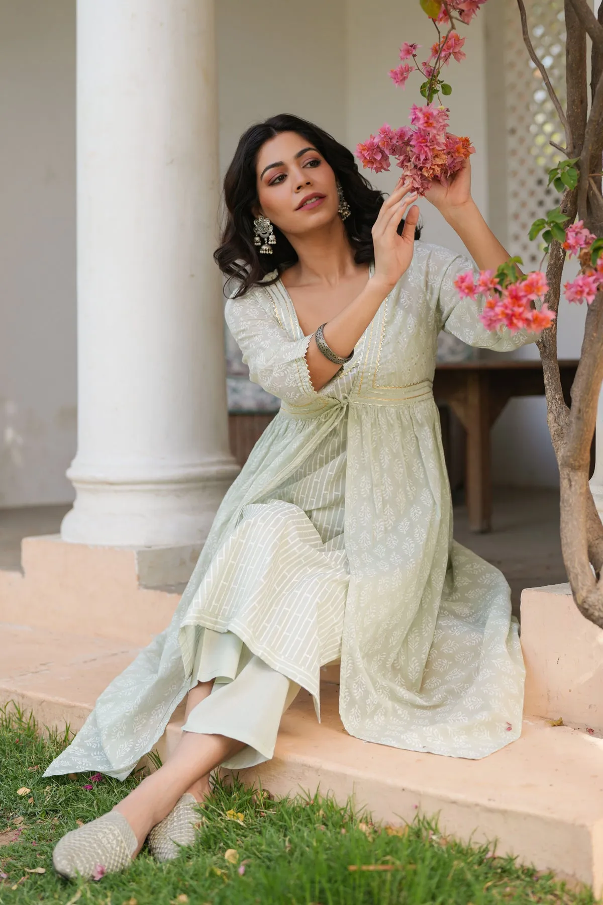Pistagreen Cotton Mulmul Khari Printed Shrug, Kurta & Pant Set